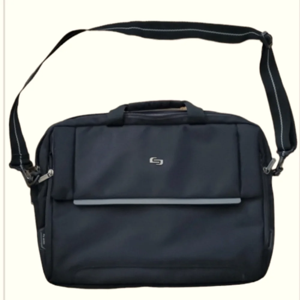 Solo Black Padded Laptop Computer Messenger Bag